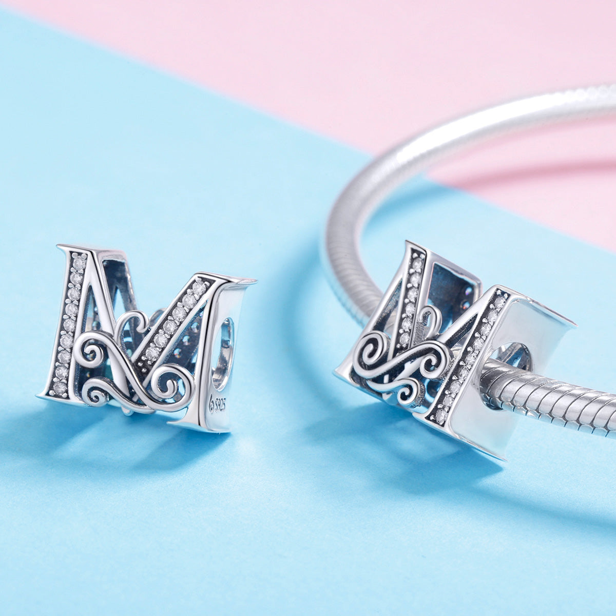 Charm "Iniziale M" 💎