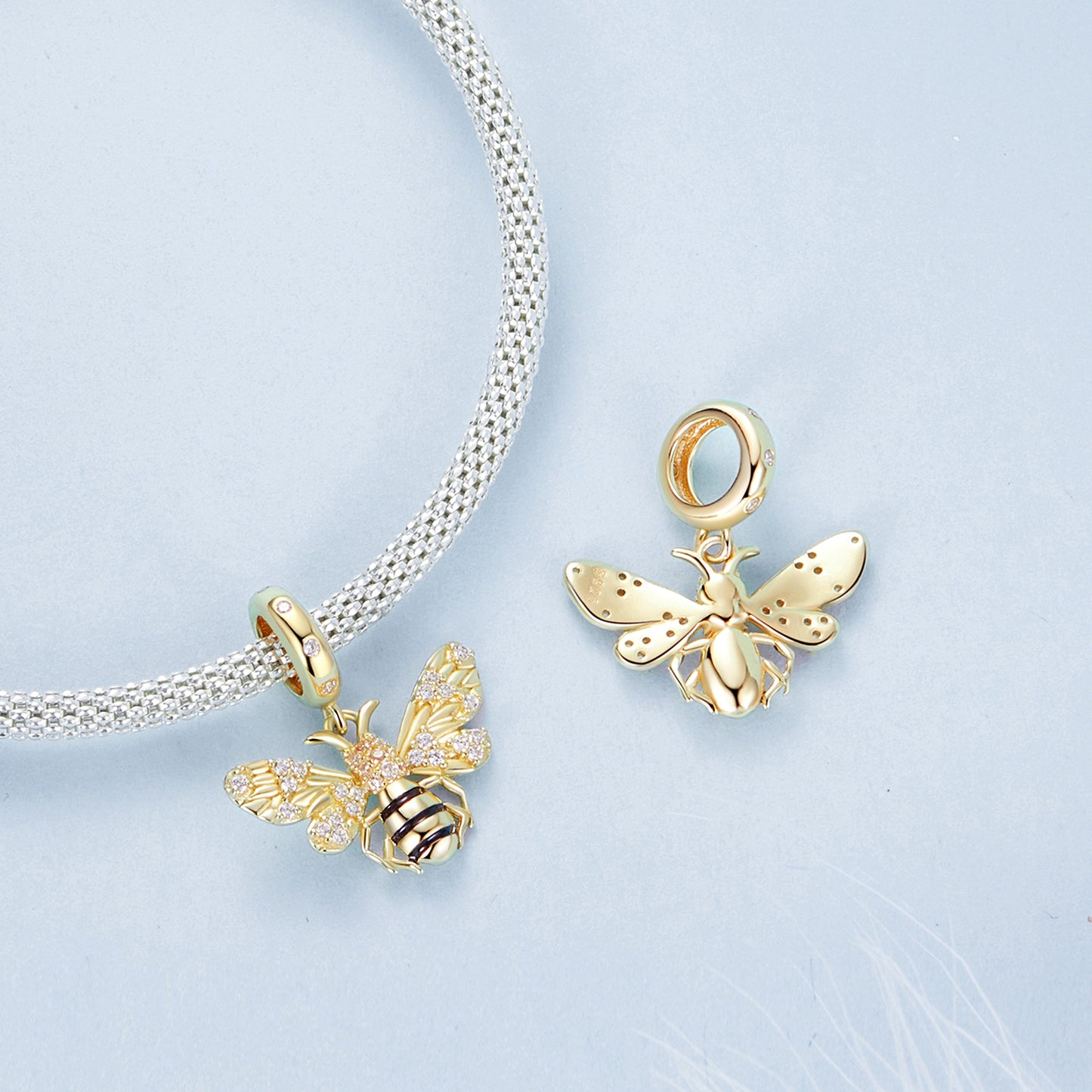 Charm "Ape Dorata" 🐝✨