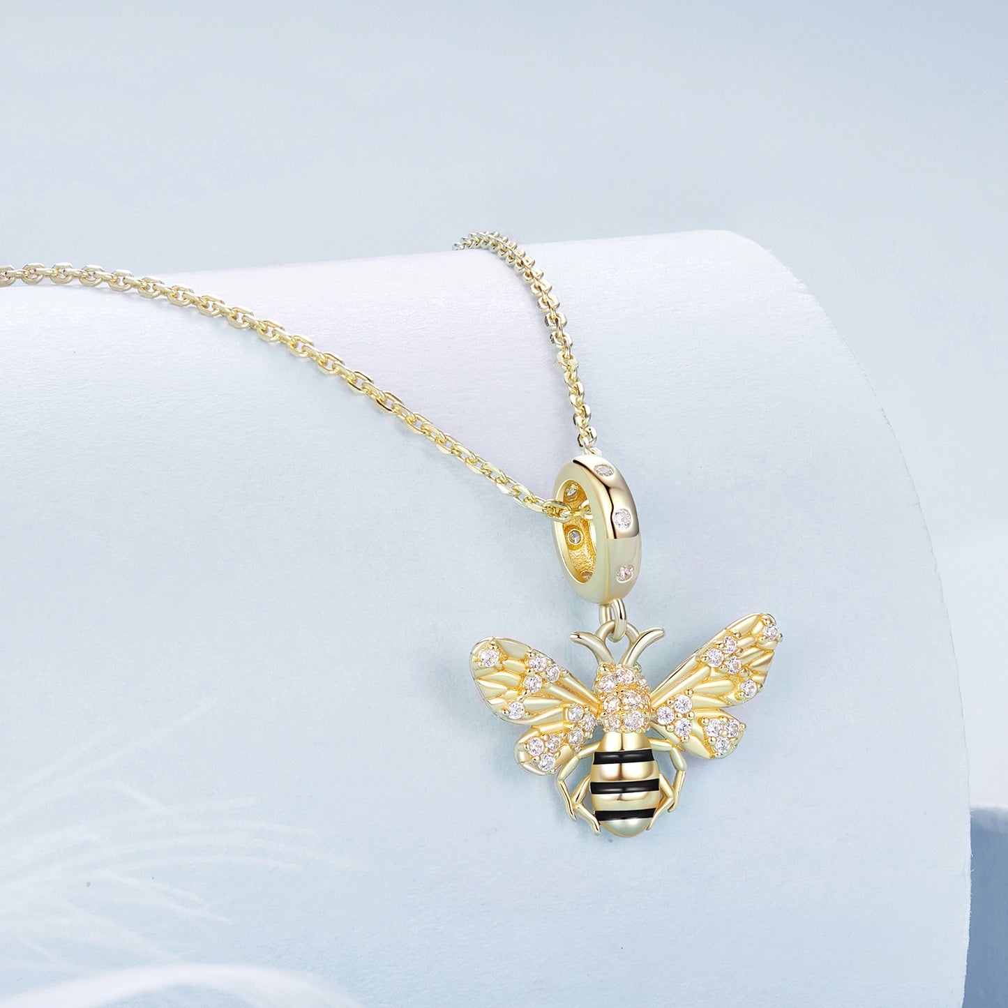 Charm "Ape Dorata" 🐝✨