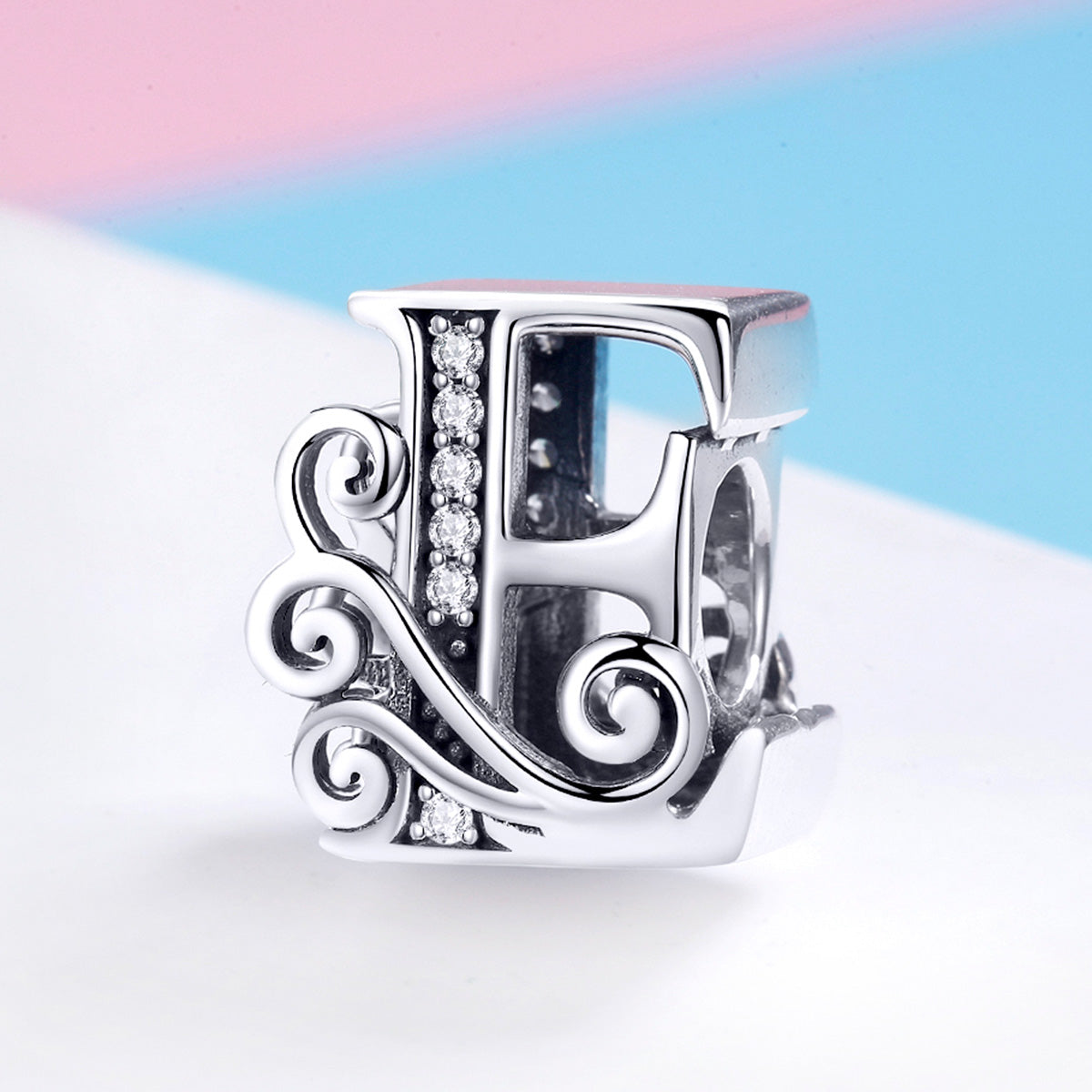 Charm "Iniziale E" ✨