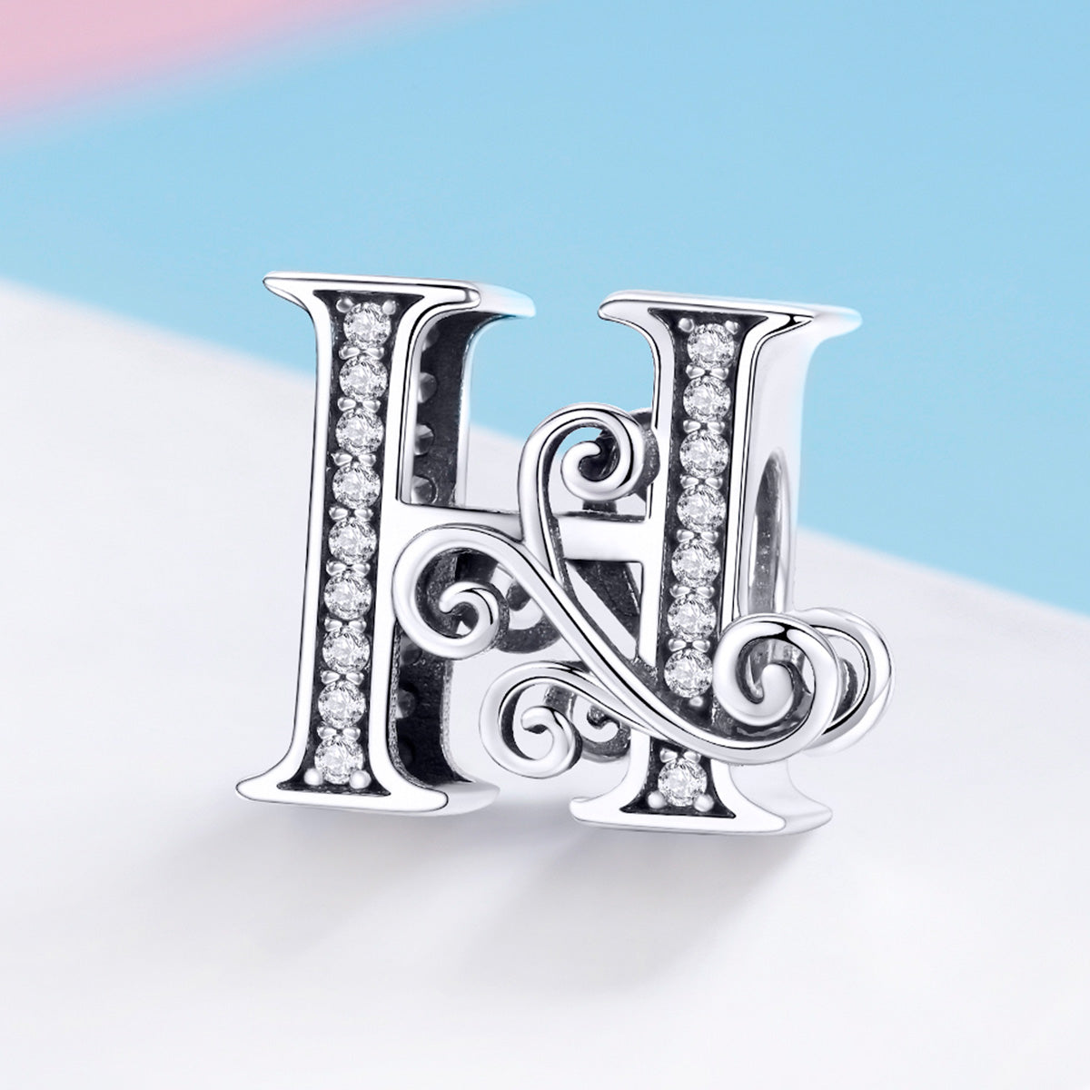 Charm "Iniziale H" 🕊️