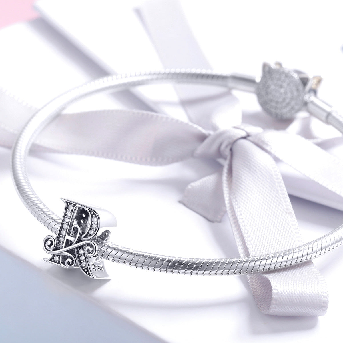 Charm "Iniziale R" 🔥