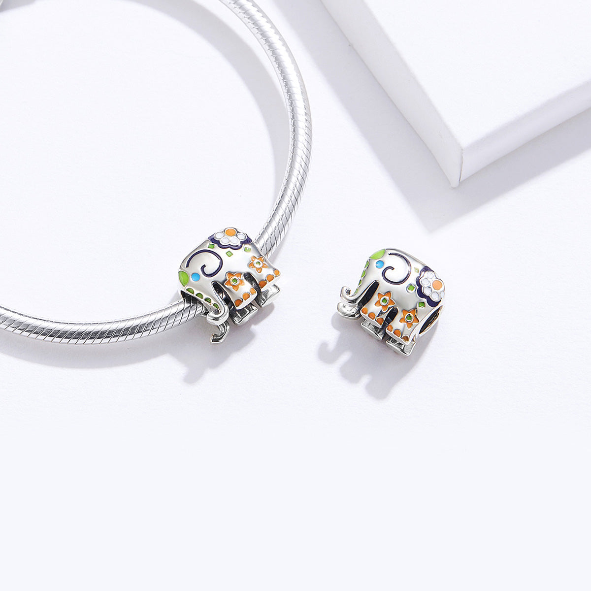 Charm "Elefante Festoso" 🐘🌟