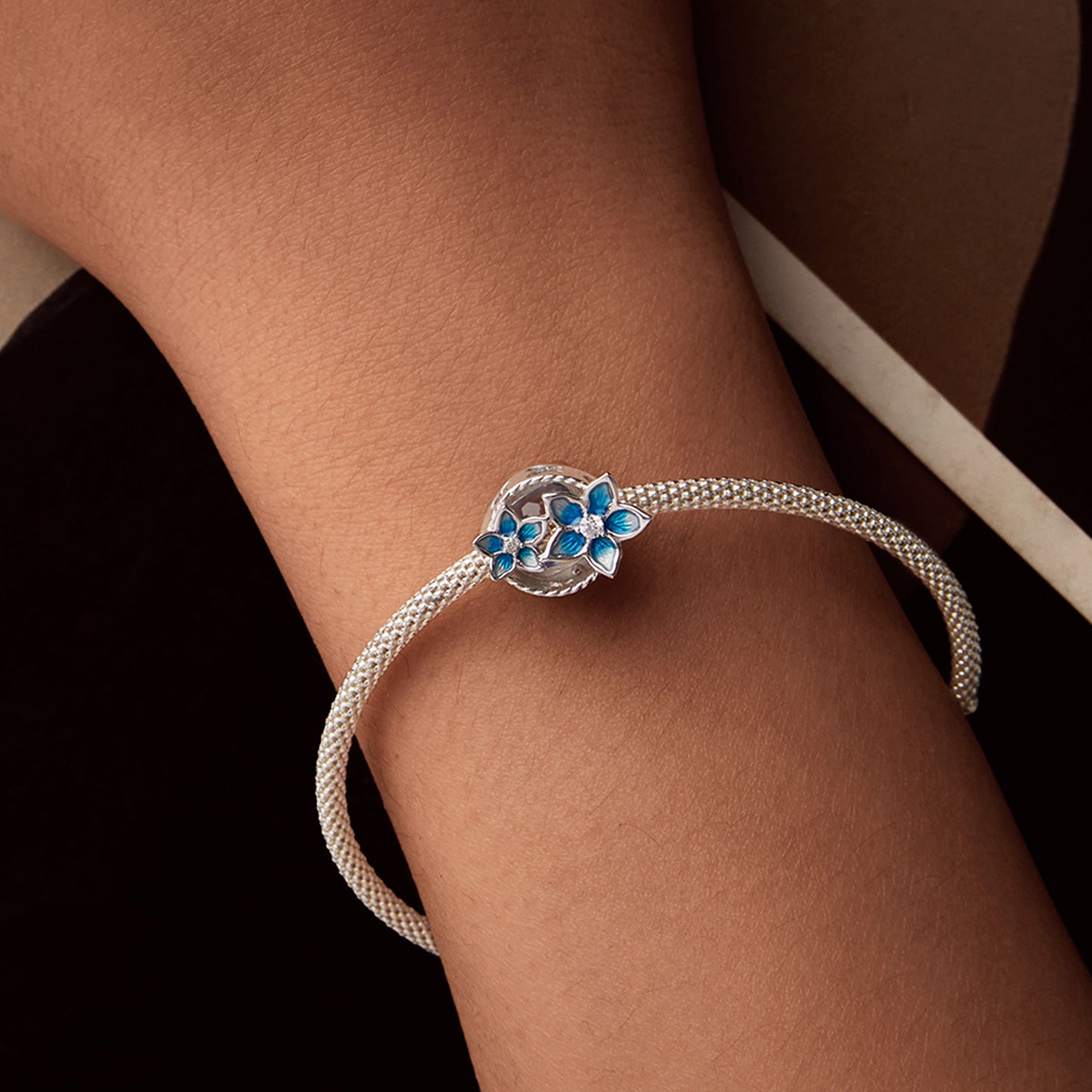 Charm "Danza dei Petali" 💙🌼