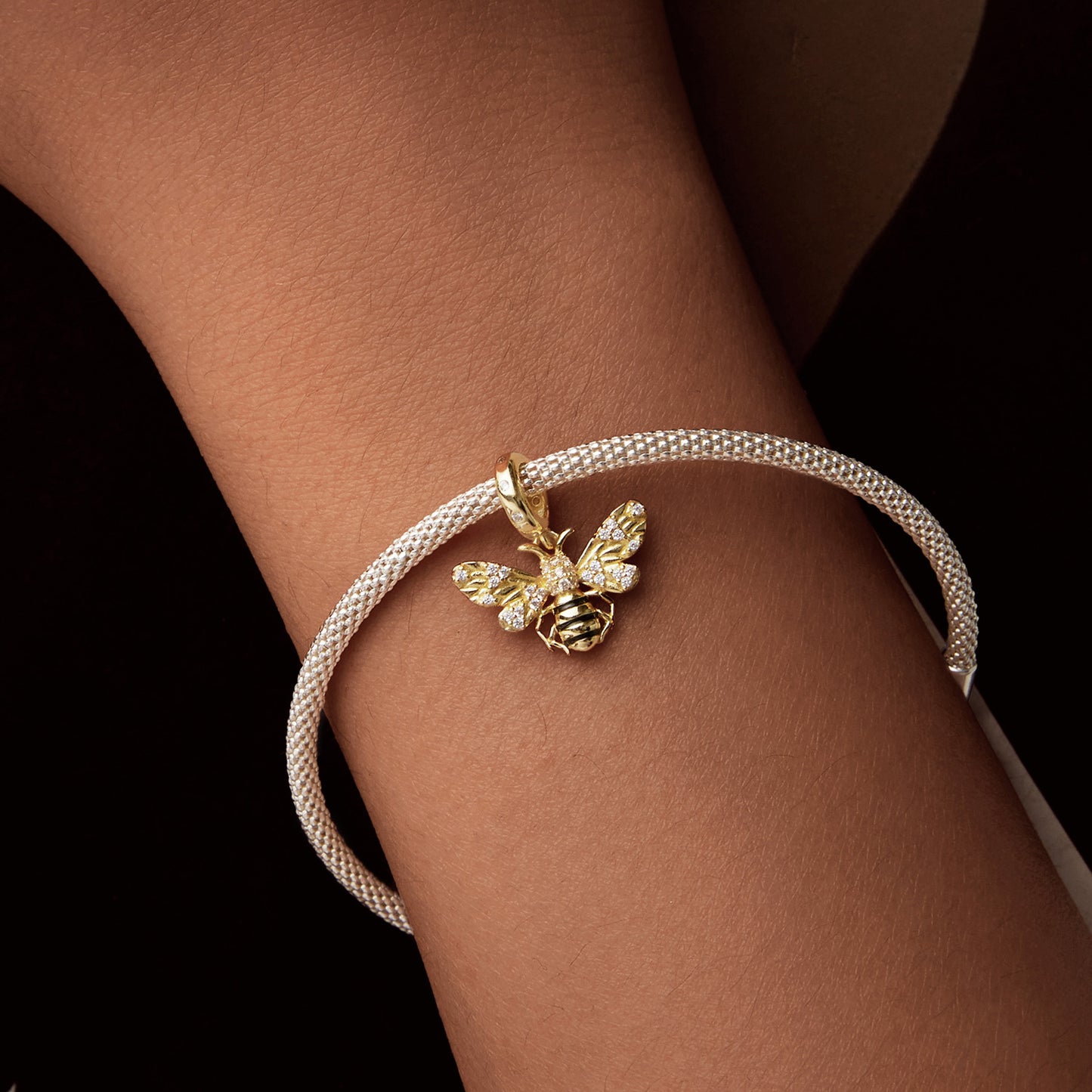 Charm "Ape Dorata" 🐝✨